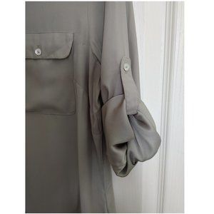 H&M GREENISH GRAY 3/4 SLEEVE LIGHT BUTTON DOWN SHIRT (US 10)